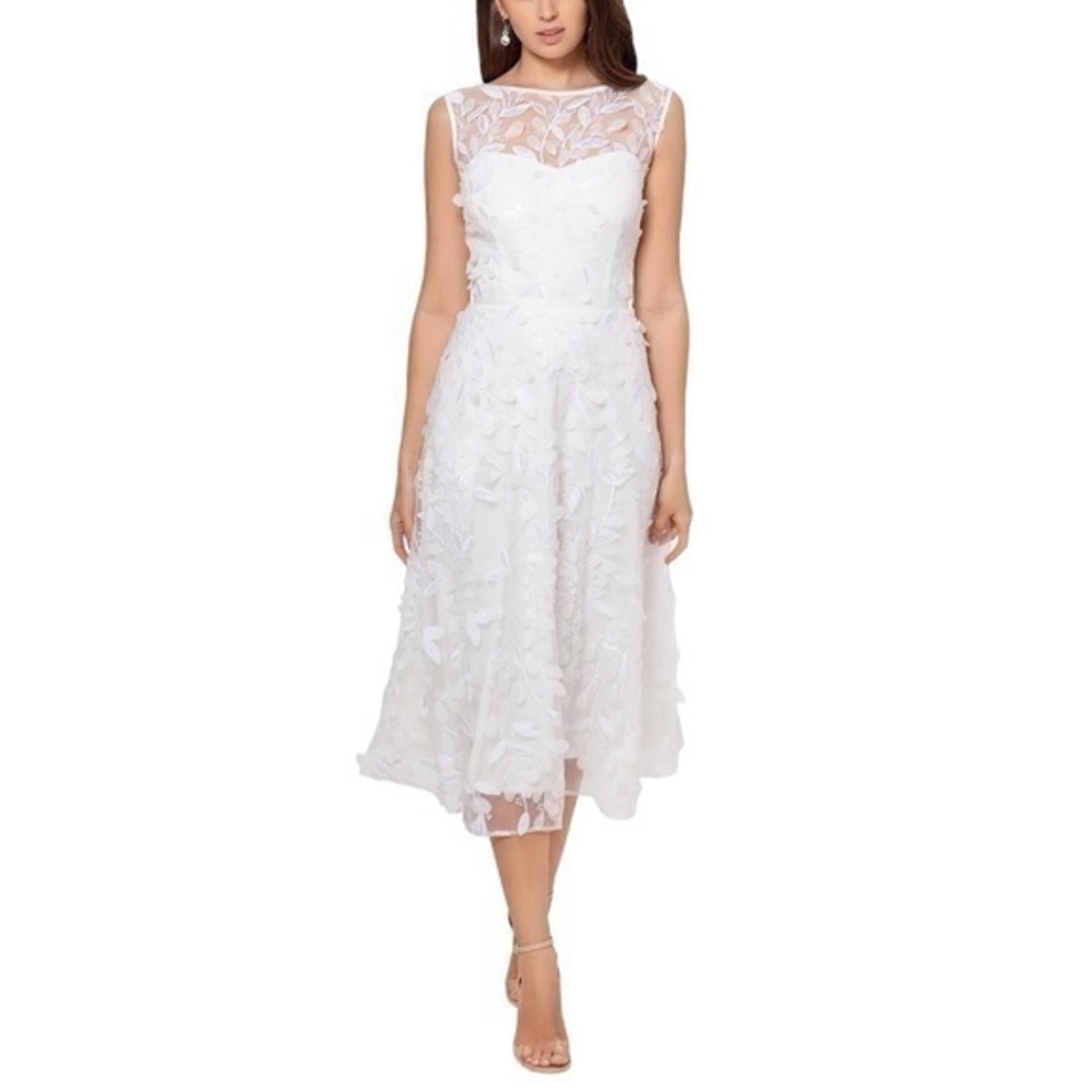 Xscape Womens Lace Applique Cocktail And Party Dress in Winter White Size 8 NWT